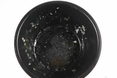 ​塑料融化在锅里怎么清理彻底,塑料粘在铁锅上怎么清洗