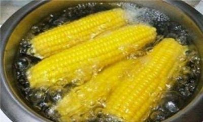 ​煮玉米需要多长时间冷水下锅（冷水下锅的玉米煮多久）